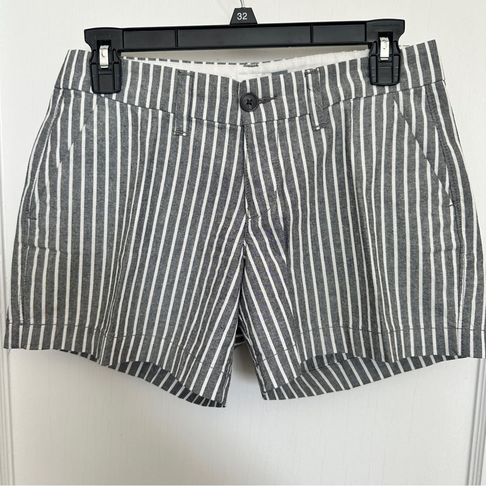 Old Navy, gray and white striped shorts, size 0.